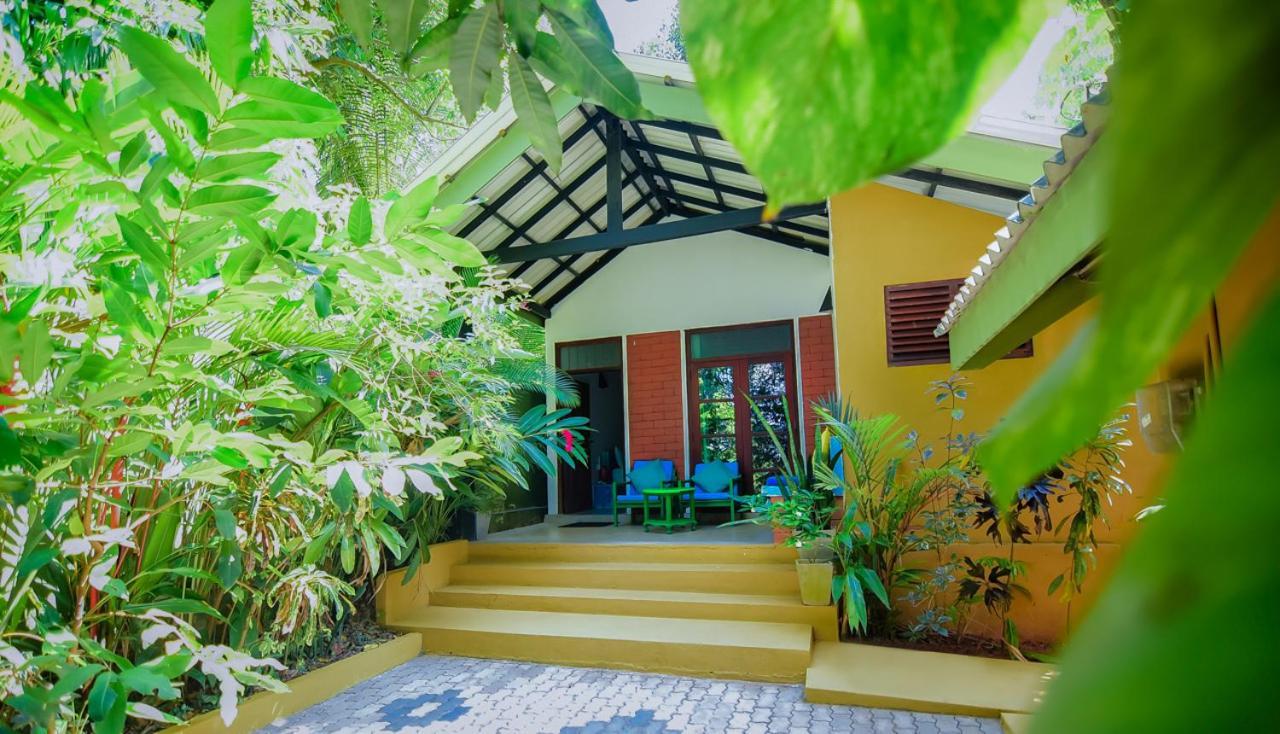 Randoni Villa Raddoluwa Exterior photo