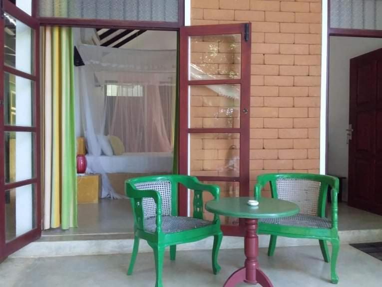 Randoni Villa Raddoluwa Exterior photo